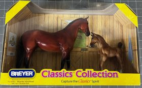 *Blood Bay Warmblood and Liver Chestnut Foal (breyer-62033)